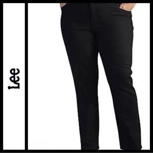 🎉SALE LEE Classic Fit Plus Size Jeans